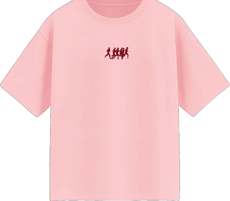 Remera rosa, frente: corredores en bordó, chiquitos en el pecho.